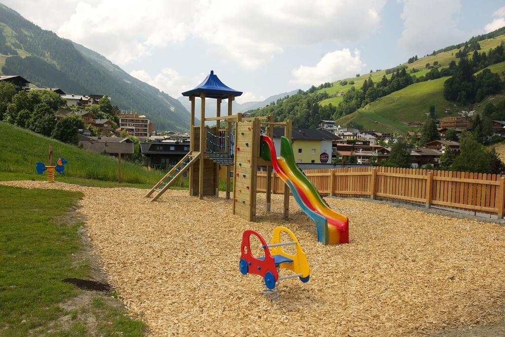 Johanneshof - Dein Mountain Wohlfuehlhotel Saalbach-Hinterglemm Ngoại thất bức ảnh